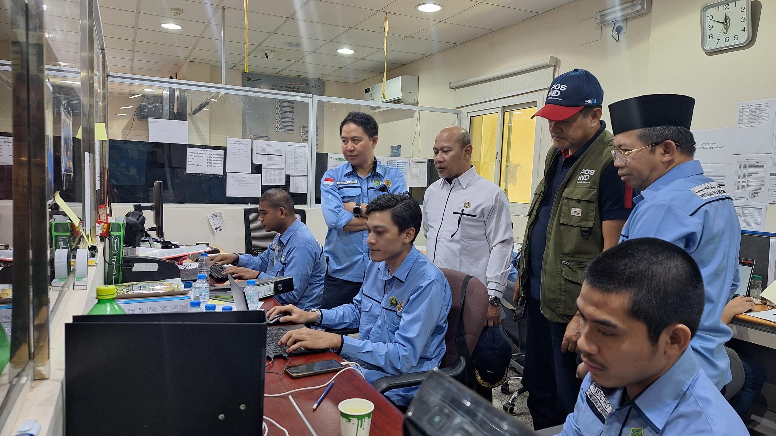 Warsito melakukan kunjungan kerja ke Kantor Urusan Haji Indonesia. Foto: kemenkopmk.go.id