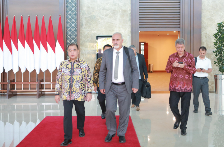 Menteri Pertanian Palestina, Rezq Basheer-Salimia, bersama delegasi resminya tiba di Jakarta. Foto: doc pertanian.go.id